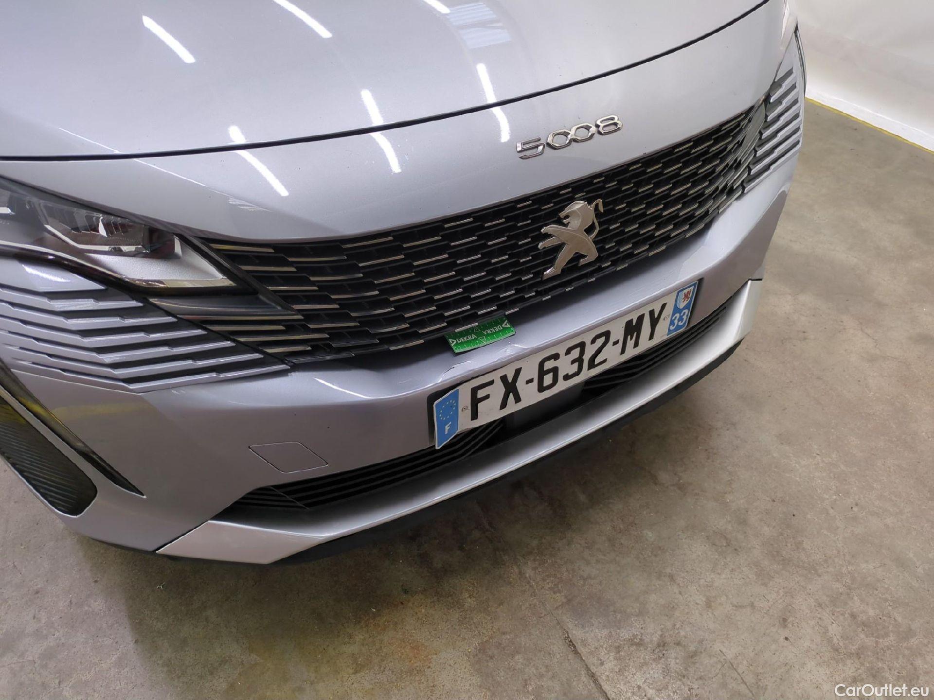  Peugeot  5008 PEUGEOT  / 2020 / 5P / SUV BlueHDi 130 S&S EAT8 Allure #16