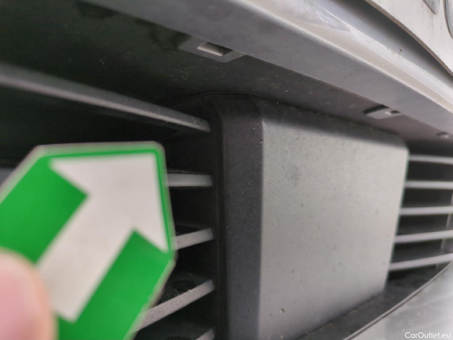  Peugeot  5008 PEUGEOT  / 2020 / 5P / SUV BlueHDi 130 S&S EAT8 Allure #19