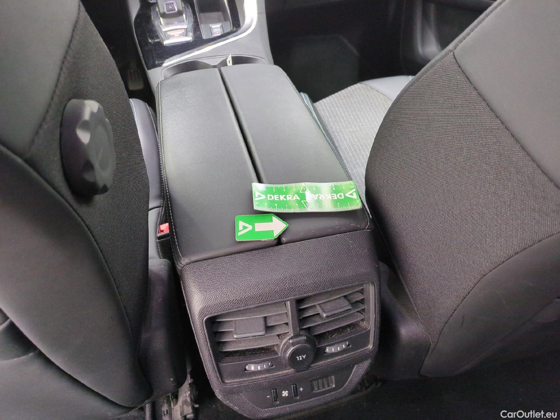  Peugeot  5008 PEUGEOT  / 2020 / 5P / SUV BlueHDi 130 S&S EAT8 Allure #5