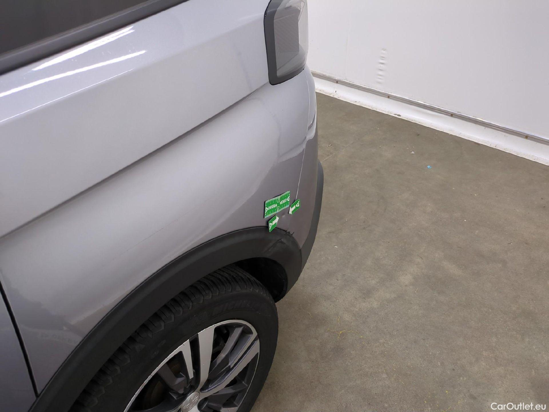  Peugeot  5008 PEUGEOT  / 2020 / 5P / SUV BlueHDi 130 S&S EAT8 Allure #28