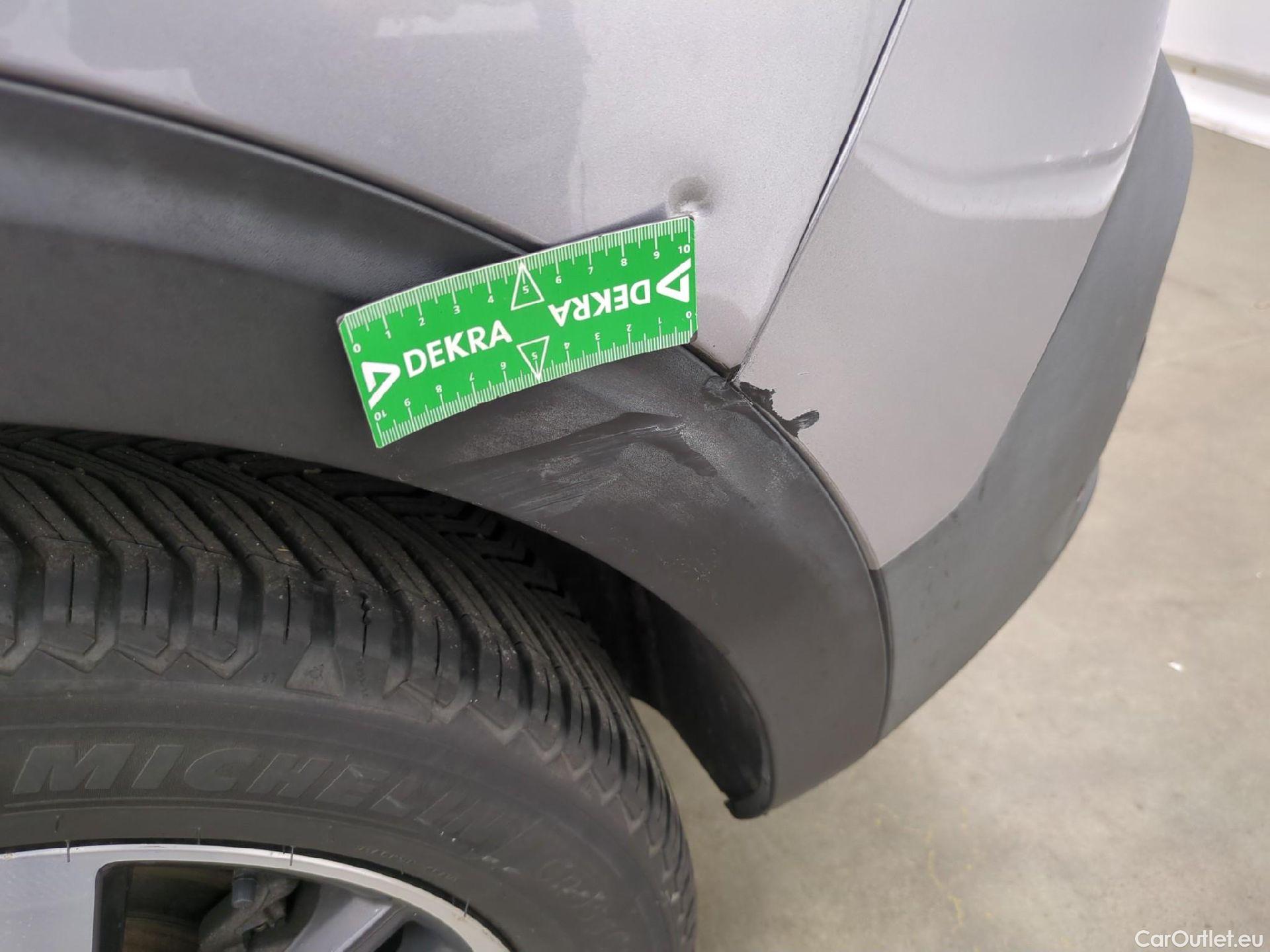  Peugeot  5008 PEUGEOT  / 2020 / 5P / SUV BlueHDi 130 S&S EAT8 Allure #26