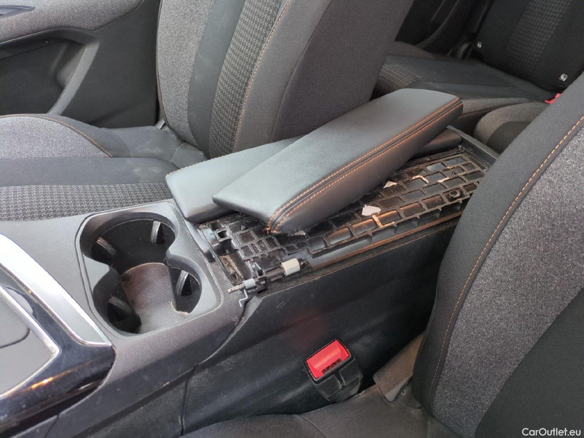  Peugeot  5008  Active Business 1.5 HDi 130CV BVM6 E6dT #1