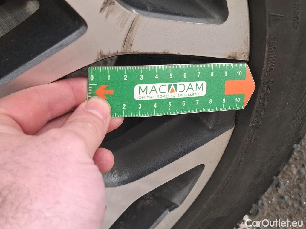  Renault  Kadjar RENAULT  / 2018 / 5P / Crossover Intens TCe 140 EDC FAP(SL) #13