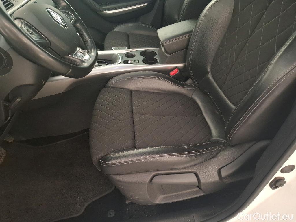  Renault  Kadjar RENAULT  / 2018 / 5P / Crossover Intens TCe 140 EDC FAP(SL) #1