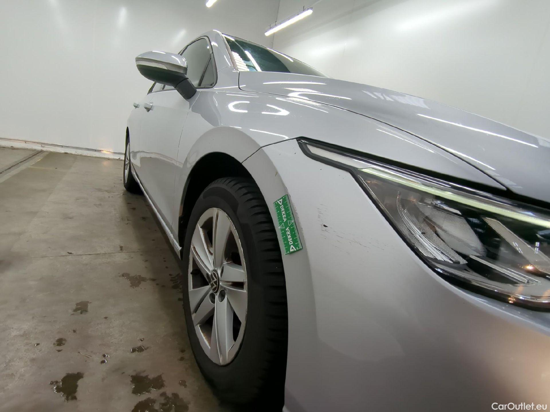  Volkswagen  Golf  VOLKSWAGEN / 2020 / 5P / Berline 1.0 eTSI OPF 110 DSG7 Life Business 1st #15