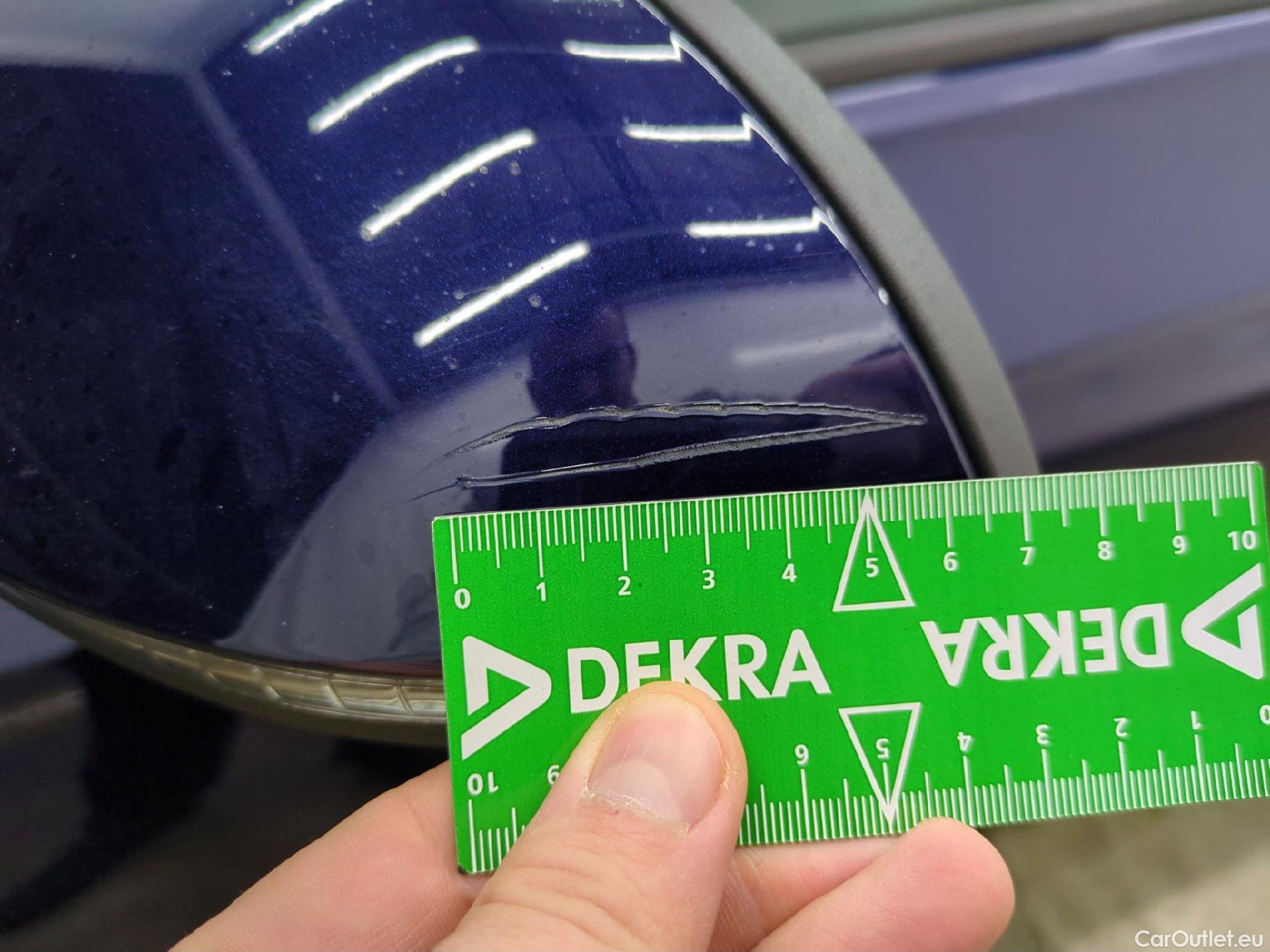  Volkswagen  Golf  VOLKSWAGEN / 2020 / 5P / Berline 2.0 TDI SCR 115 DSG7 Life Busi #1