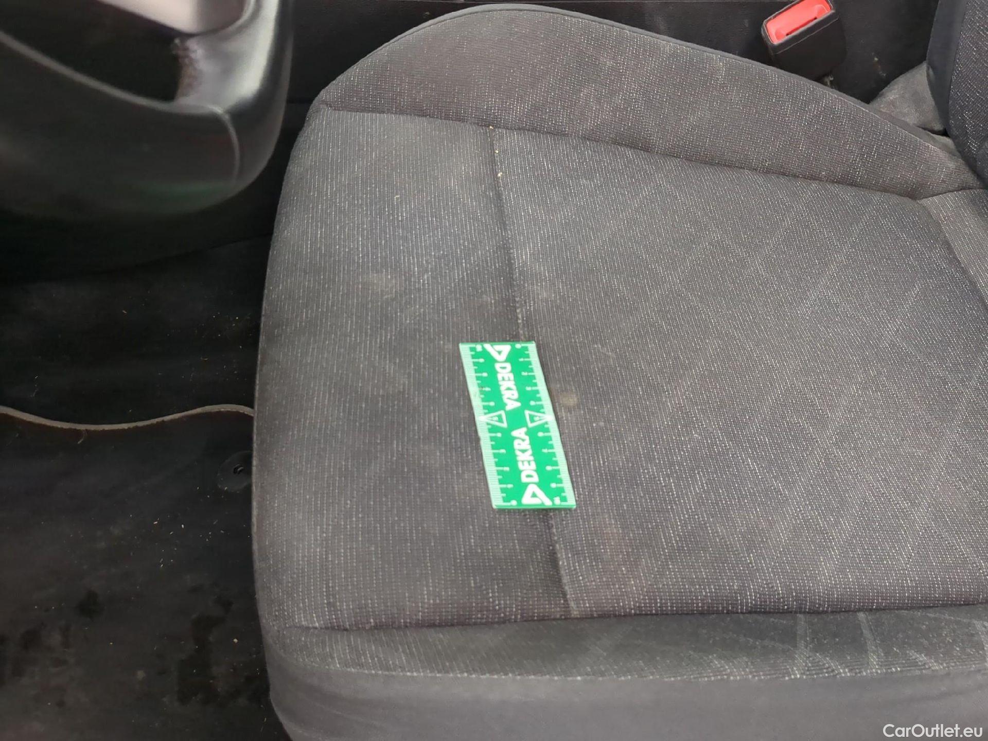  Volkswagen  Golf  VOLKSWAGEN / 2020 / 5P / Berline 1.0 eTSI OPF 110 DSG7 Life Business 1st #2