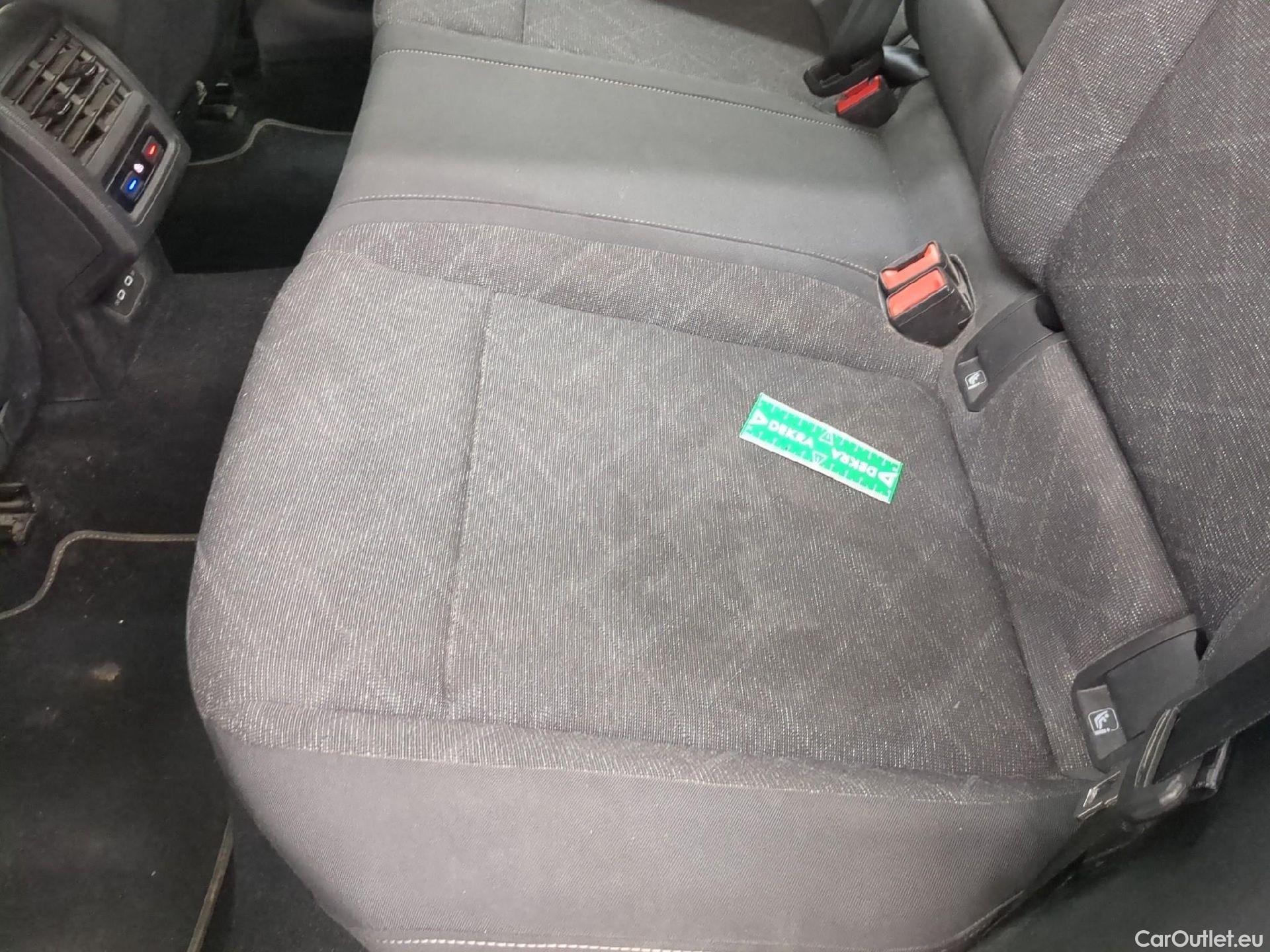  Volkswagen  Golf  VOLKSWAGEN / 2020 / 5P / Berline 1.0 eTSI OPF 110 DSG7 Life Business 1st #1