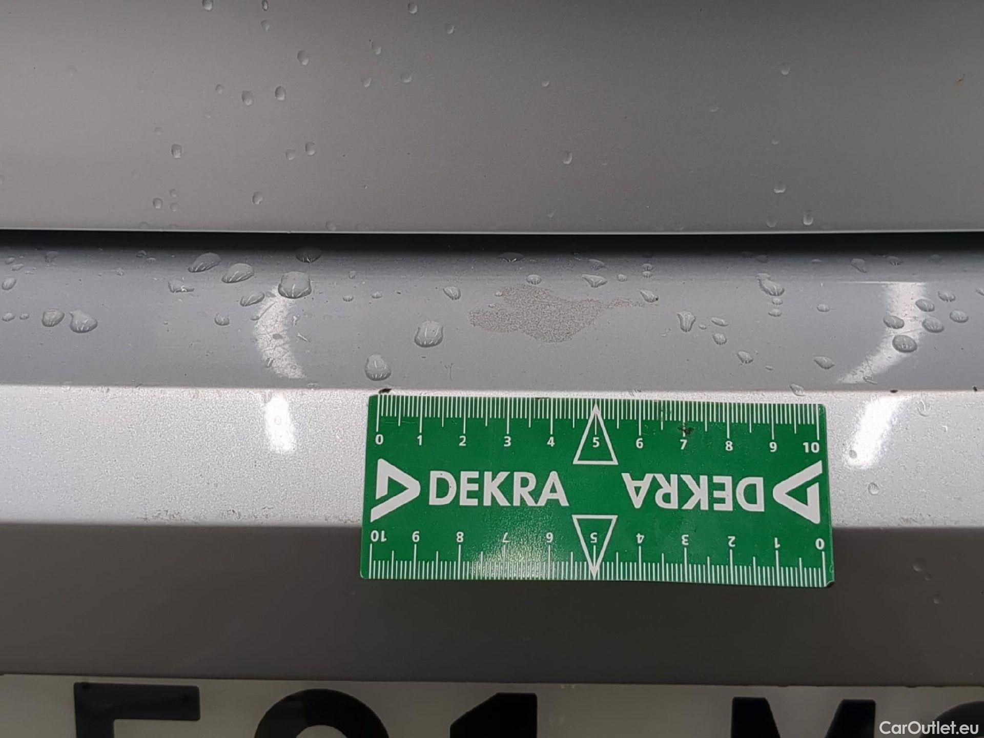  Volkswagen  Golf  VOLKSWAGEN / 2020 / 5P / Berline 1.0 eTSI OPF 110 DSG7 Life Business 1st #18