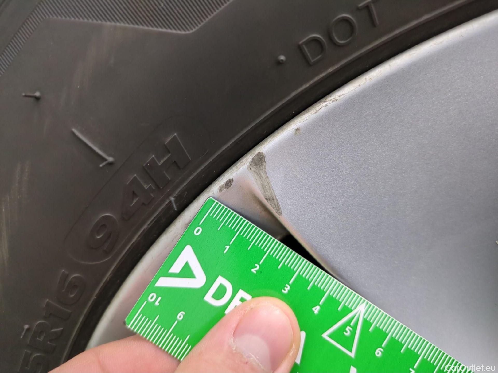  Volkswagen  Golf  VOLKSWAGEN / 2020 / 5P / Berline 2.0 TDI SCR 115 DSG7 Life Busi #9