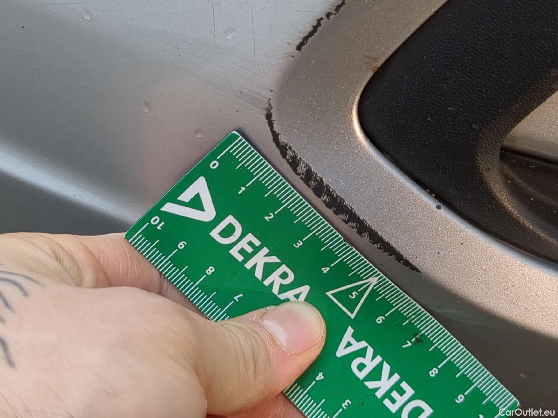  Volkswagen  Golf  VOLKSWAGEN / 2020 / 5P / Berline 1.0 eTSI OPF 110 DSG7 Life Business 1st #16