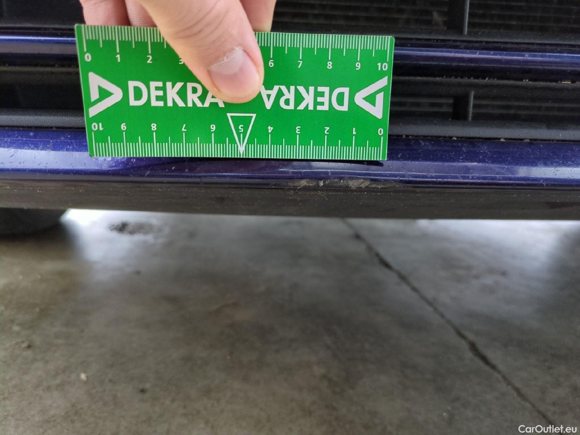  Volkswagen  Golf  VOLKSWAGEN / 2020 / 5P / Berline 2.0 TDI SCR 115 DSG7 Life Busi #12