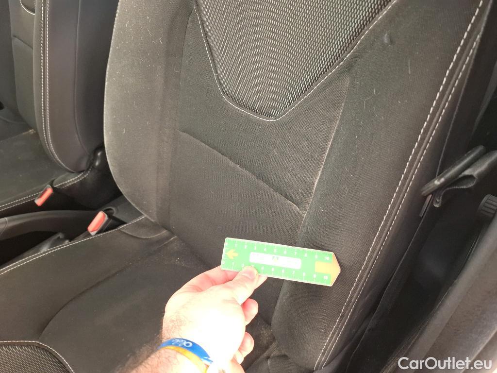  Renault  Clio RENAULT  Société VU 5p Berline Air dCi 75 - 18 #15