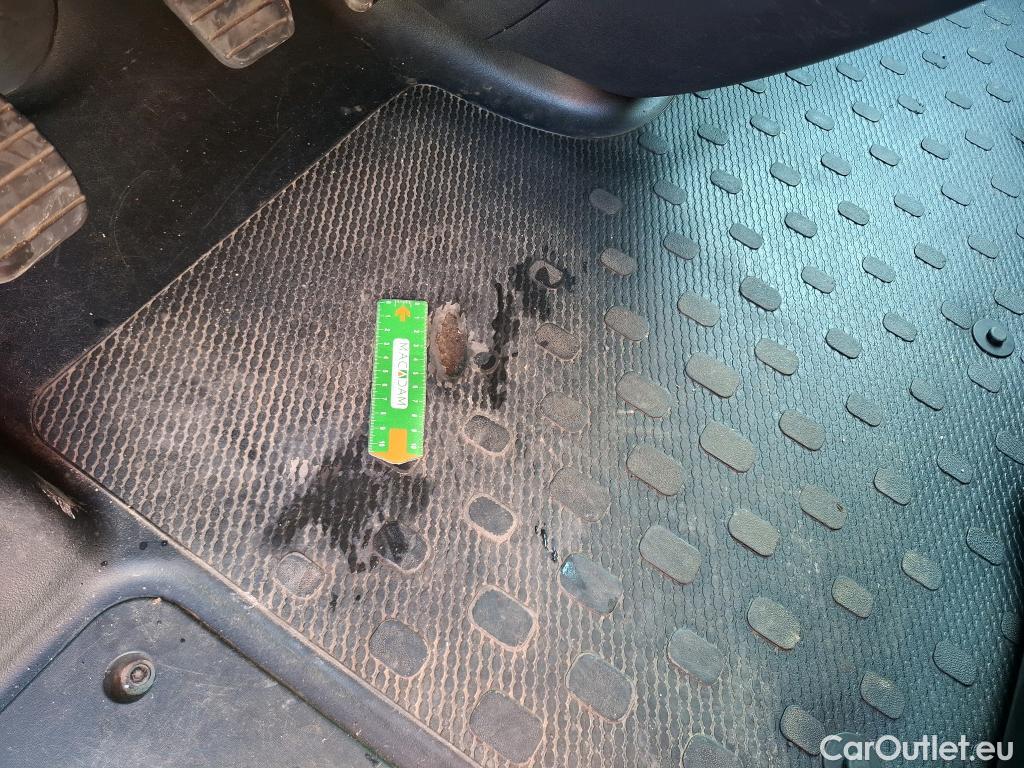  Renault  Trafic RENAULT  / 2019 / 4P / Fourgon tole NV FG GCF L2H2 1200 Energy dCi 145 #25