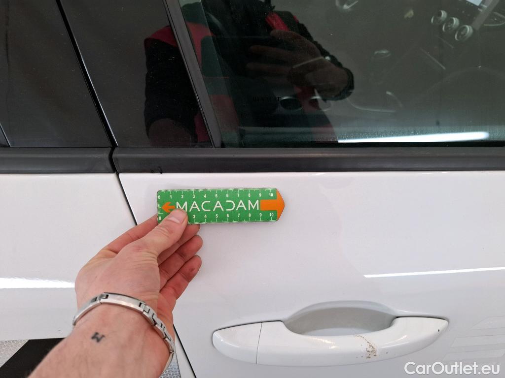  Renault  Megane RENAULT Mégane Société / 2020 / 5P / Berline Air Nav réversible Blue dCi 115 - 21N #8