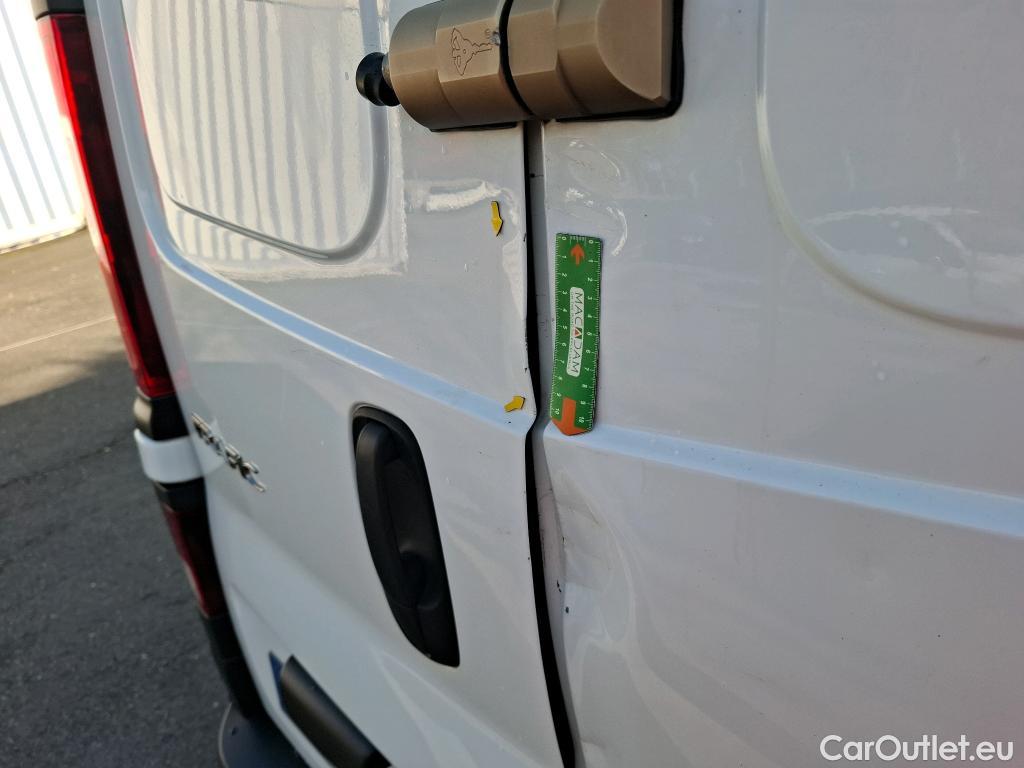  Renault  Trafic RENAULT  / 2019 / 4P / Fourgon tole NV FG GCF L2H2 1200 Energy dCi 145 #9