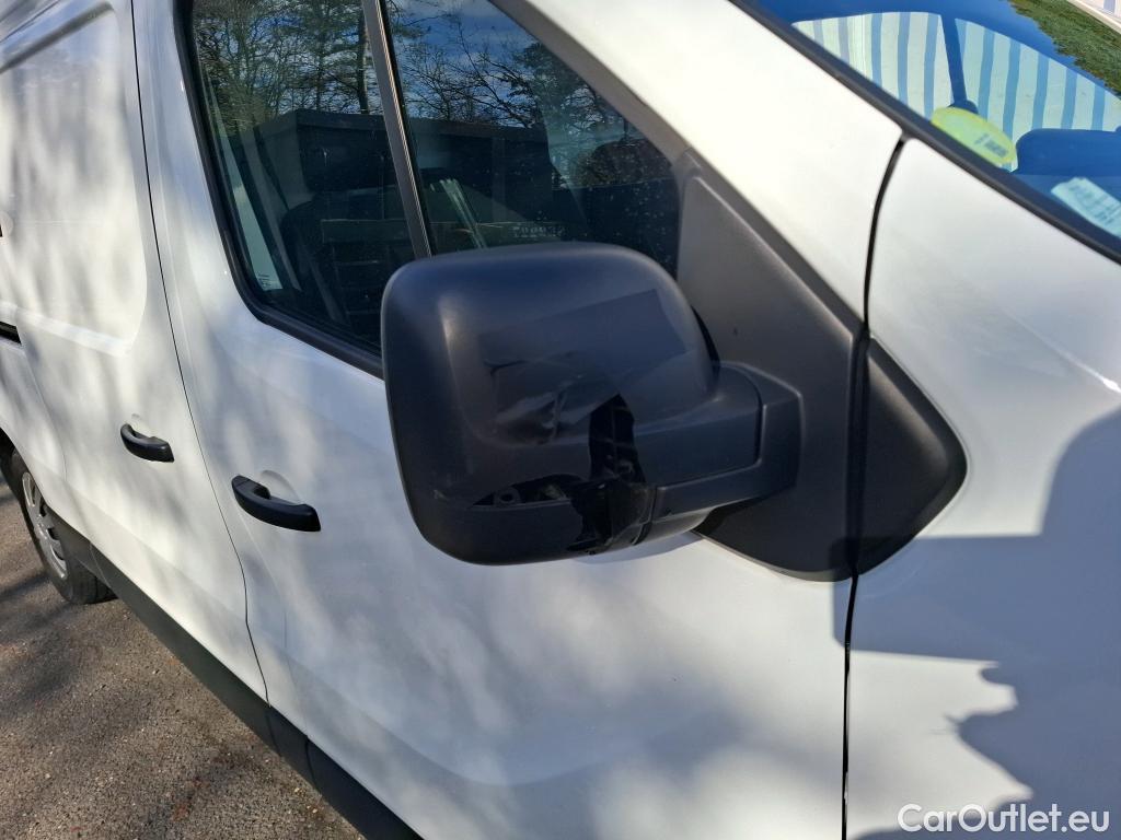  Renault  Trafic RENAULT  / 2019 / 4P / Fourgon tole NV FG GCF L2H2 1200 Energy dCi 145 #29