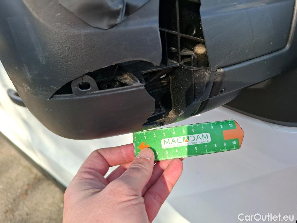  Renault  Trafic RENAULT  / 2019 / 4P / Fourgon tole NV FG GCF L2H2 1200 Energy dCi 145 #18