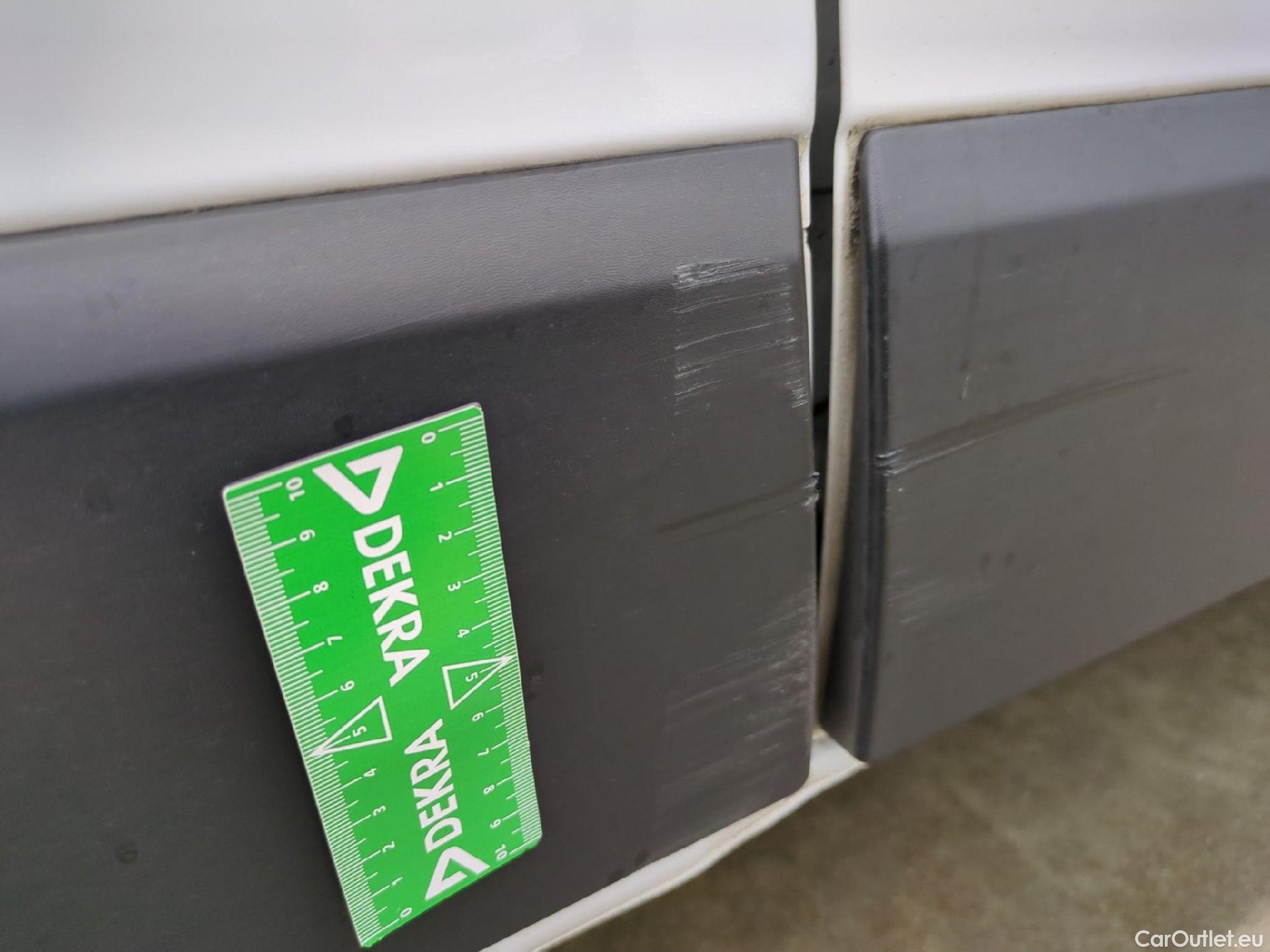  Renault  Trafic  Fourgon L2H1 3T Grand Confort 2.0 dCi 130CV BVM6 E6d #18