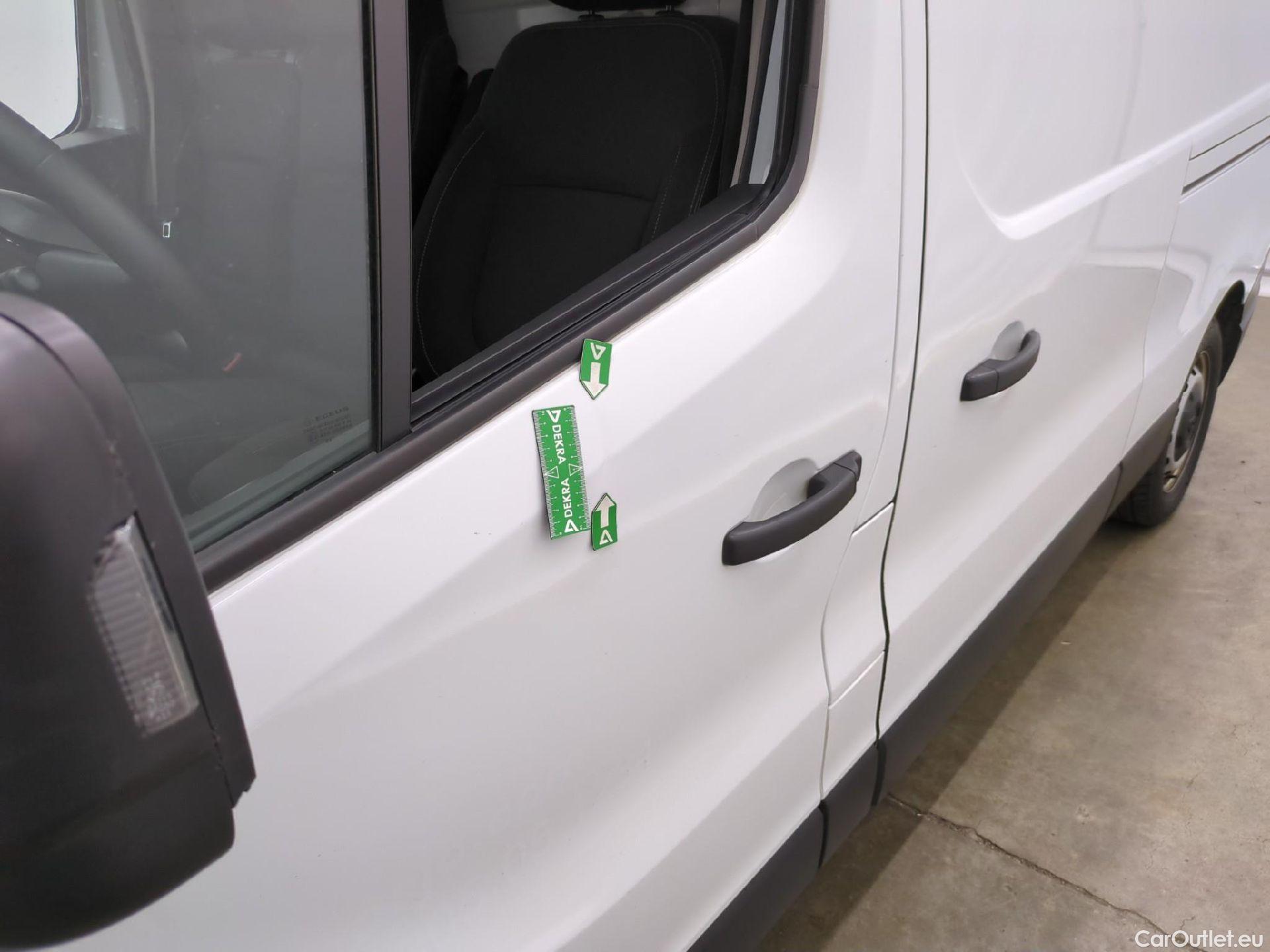  Renault  Trafic  Fourgon L2H1 3T Grand Confort 2.0 dCi 130CV BVM6 E6d #48