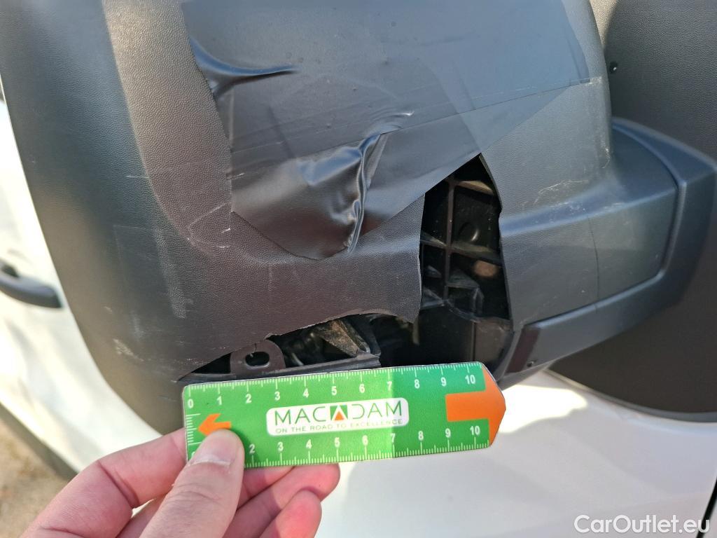  Renault  Trafic RENAULT  / 2019 / 4P / Fourgon tole NV FG GCF L2H2 1200 Energy dCi 145 #30