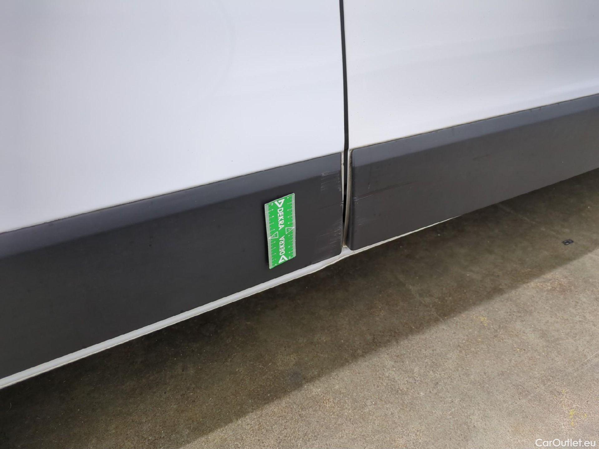  Renault  Trafic  Fourgon L2H1 3T Grand Confort 2.0 dCi 130CV BVM6 E6d #17