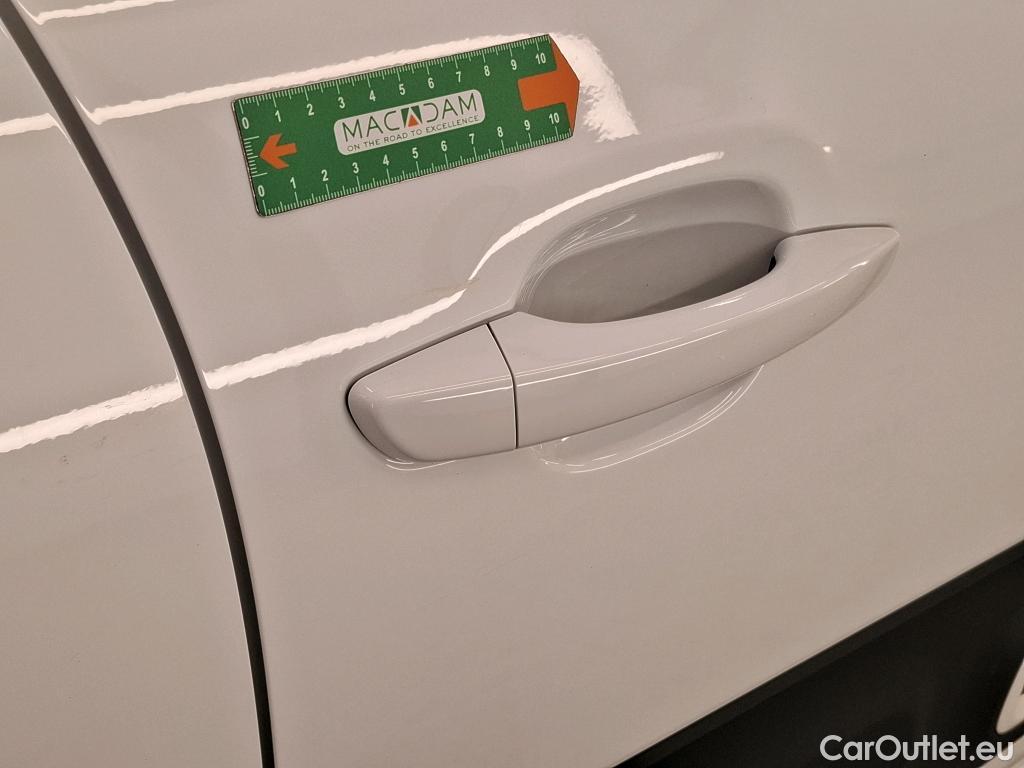  Citroen  C3  Shine 1.2 PureTech 80CV BVM5 6E #23