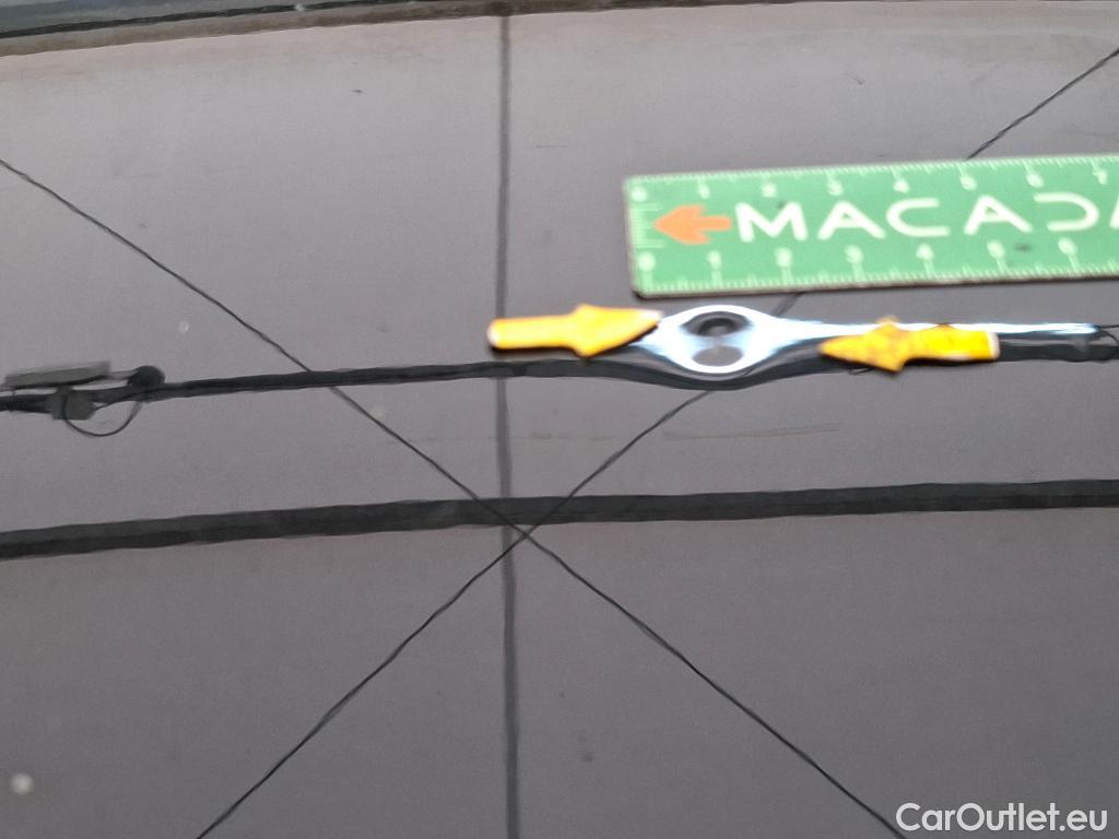  Bmw  Serie 1 BMW Série 1 / 2019 / 5P / Berline 116i Business Design #4