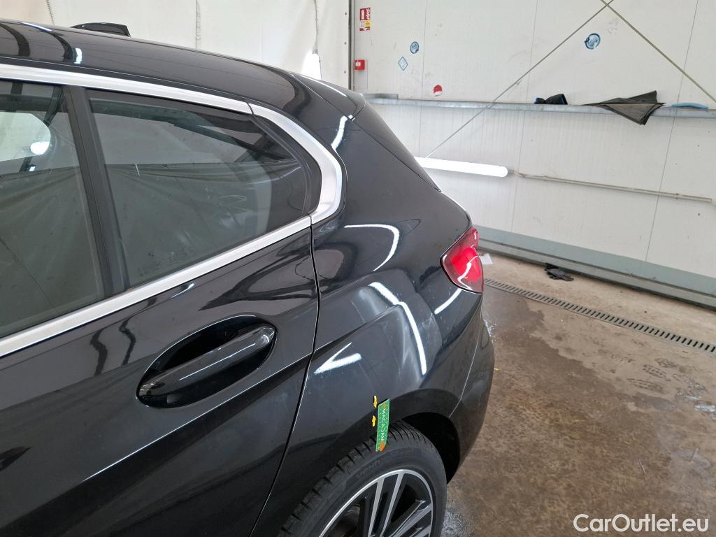  Bmw  Serie 1 BMW Série 1 / 2019 / 5P / Berline 116i Business Design #9