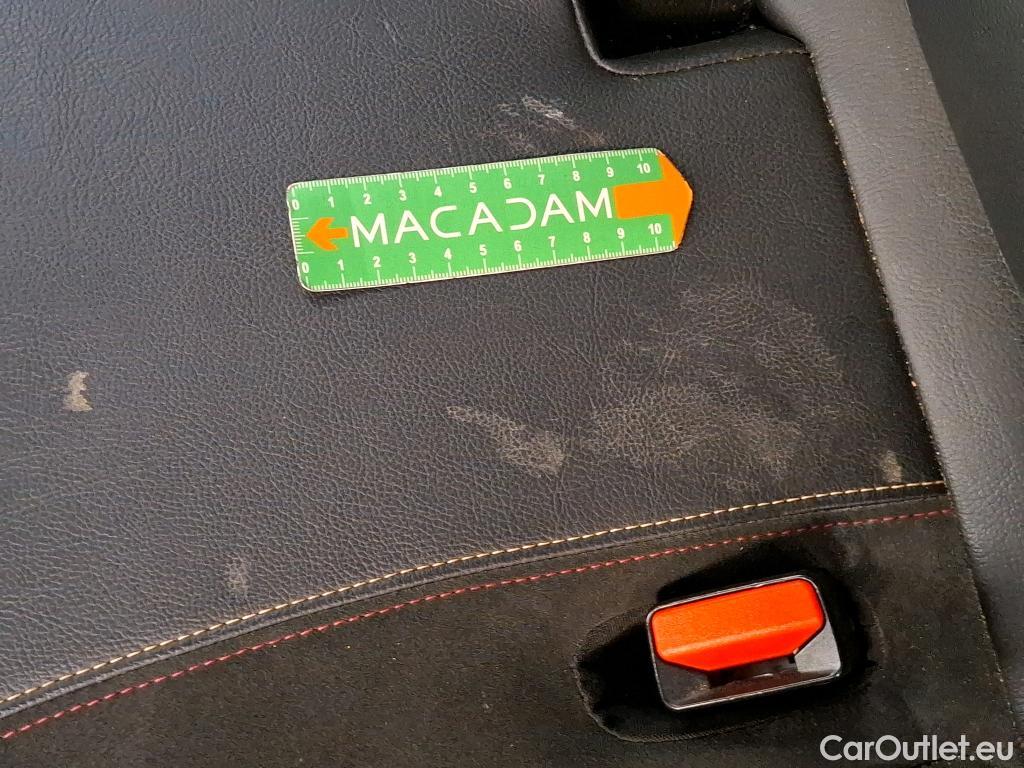  DS  DS7 DS DS 7 Crossback / 2017 / 5P / SUV BlueHDi 130 Auto PERFORMANCE Line + #72