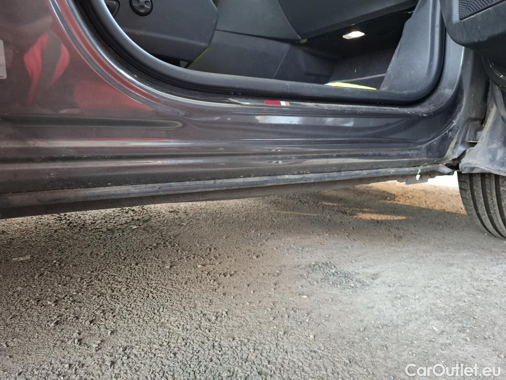  DS  DS7 DS DS 7 Crossback / 2017 / 5P / SUV BlueHDi 130 Auto PERFORMANCE Line + #20