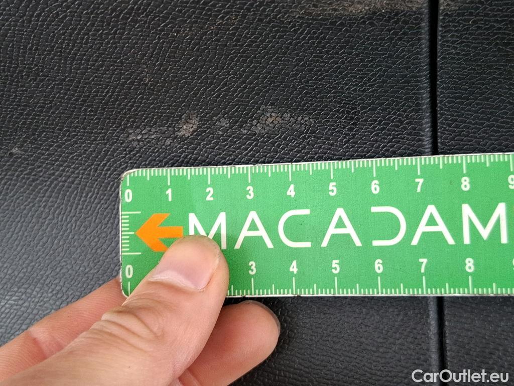  DS  DS7 DS DS 7 Crossback / 2017 / 5P / SUV BlueHDi 130 Auto PERFORMANCE Line + #61