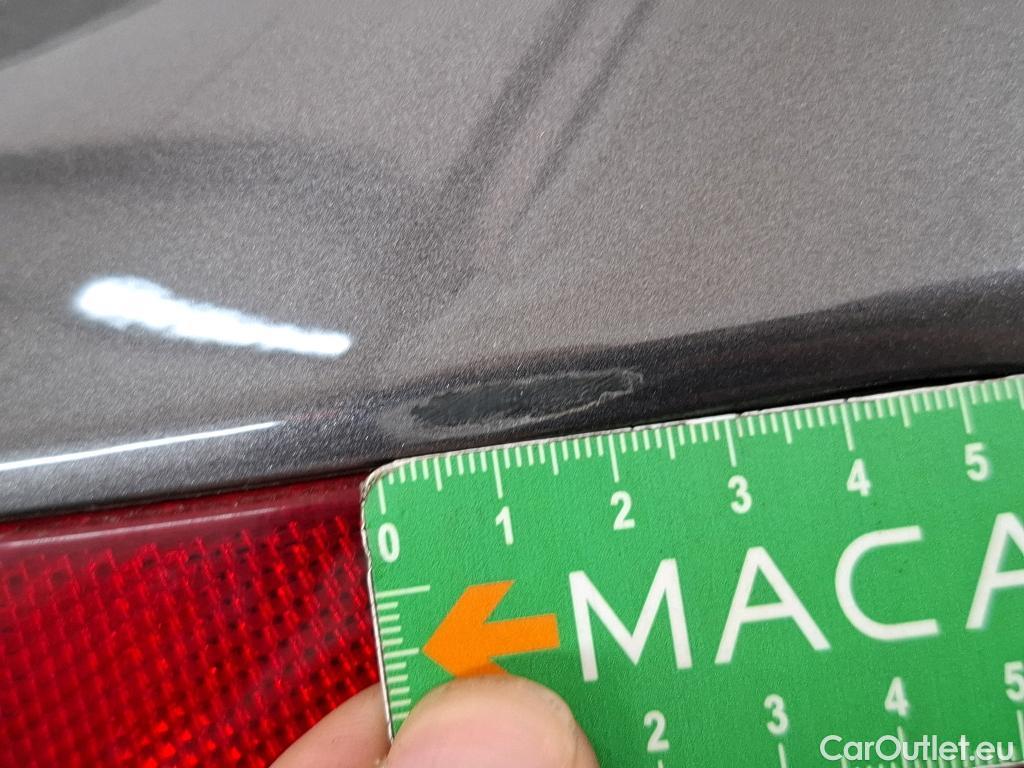  DS  DS7 DS DS 7 Crossback / 2017 / 5P / SUV BlueHDi 130 Auto PERFORMANCE Line + #29