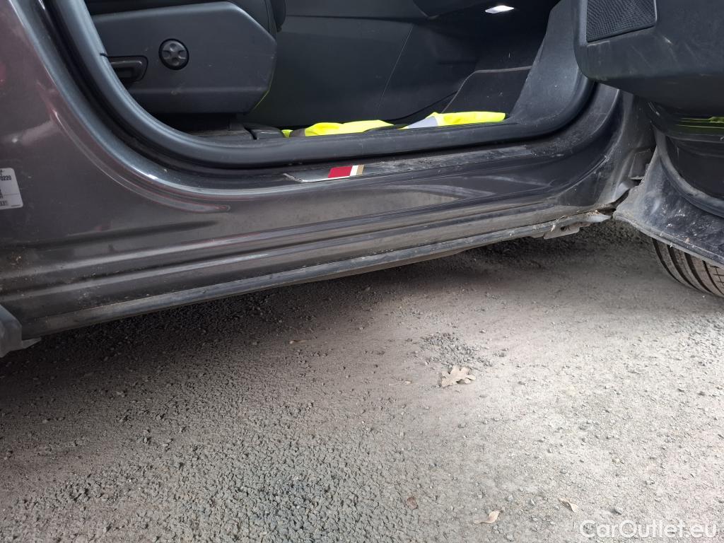  DS  DS7 DS DS 7 Crossback / 2017 / 5P / SUV BlueHDi 130 Auto PERFORMANCE Line + #25