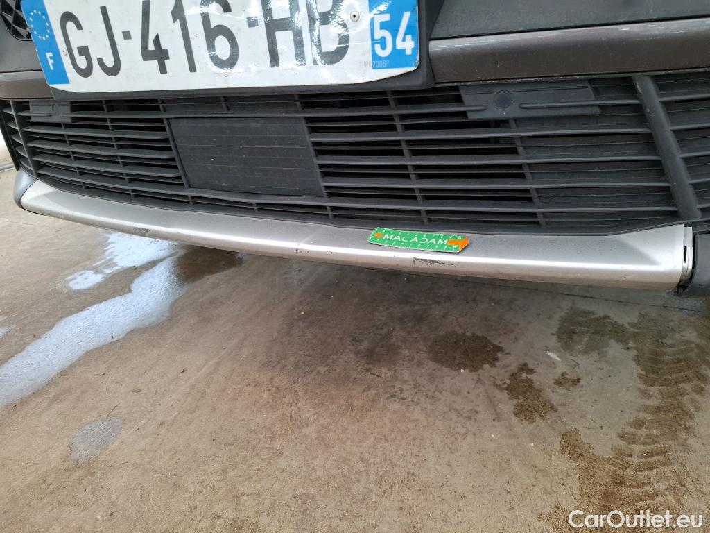  DS  DS7 DS DS 7 Crossback / 2017 / 5P / SUV BlueHDi 130 Auto PERFORMANCE Line + #44