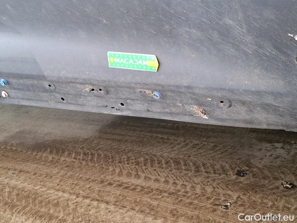  DS  DS7 DS DS 7 Crossback / 2017 / 5P / SUV BlueHDi 130 Auto PERFORMANCE Line + #35