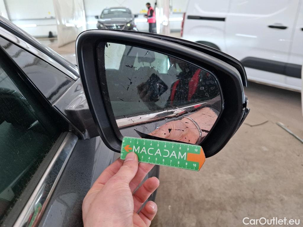  DS  DS7 DS DS 7 Crossback / 2017 / 5P / SUV BlueHDi 130 Auto PERFORMANCE Line + #69