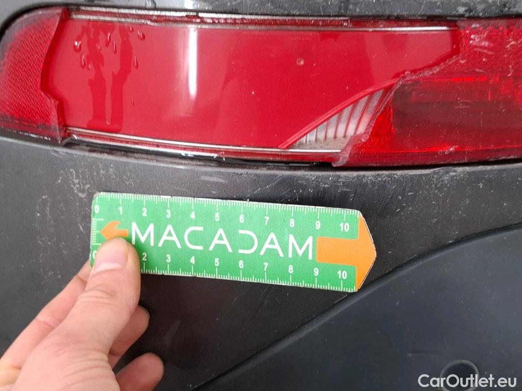  DS  DS7 DS DS 7 Crossback / 2017 / 5P / SUV BlueHDi 130 Auto PERFORMANCE Line + #37