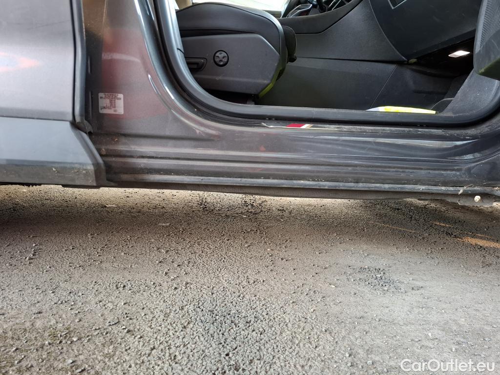  DS  DS7 DS DS 7 Crossback / 2017 / 5P / SUV BlueHDi 130 Auto PERFORMANCE Line + #21