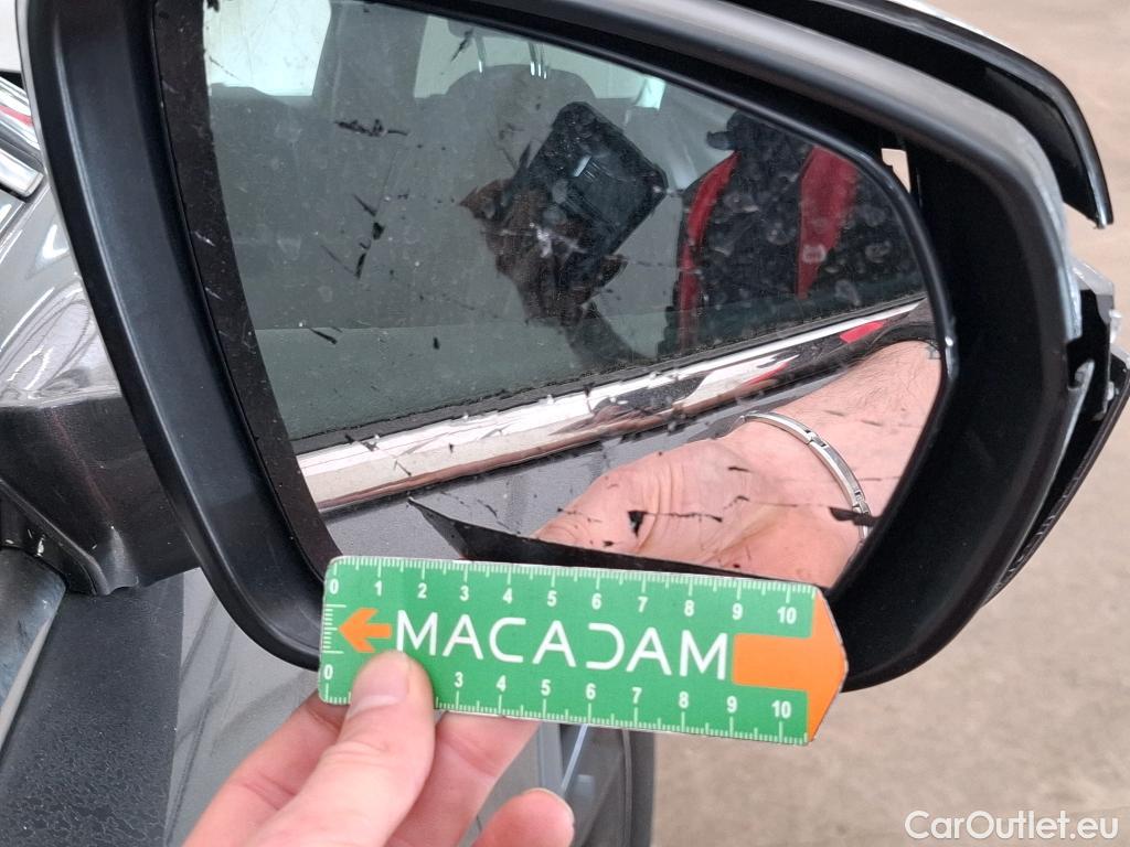  DS  DS7 DS DS 7 Crossback / 2017 / 5P / SUV BlueHDi 130 Auto PERFORMANCE Line + #70