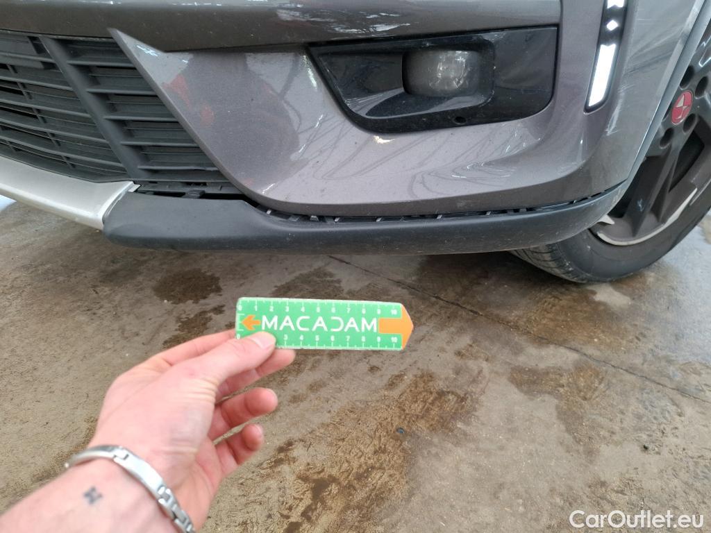  DS  DS7 DS DS 7 Crossback / 2017 / 5P / SUV BlueHDi 130 Auto PERFORMANCE Line + #75