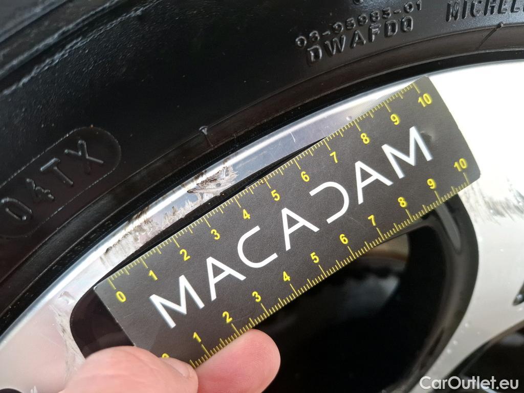  Mercedes  GLC MERCEDES-BENZ  / 2022 / 5P / SUV  300 e Business Line 4MATIC #42