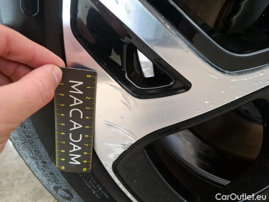  Mercedes  GLC MERCEDES-BENZ  / 2022 / 5P / SUV  300 e Business Line 4MATIC #39