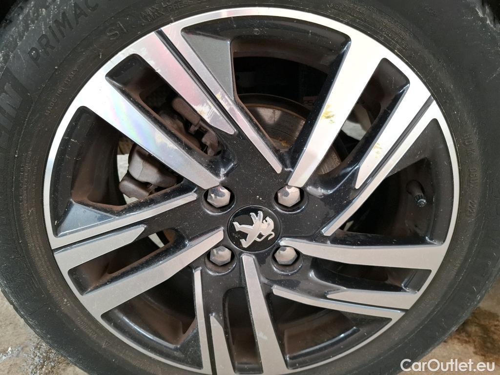  Peugeot  208  Allure Business 1.2 PureTech 100CV BVM6 E6d #52