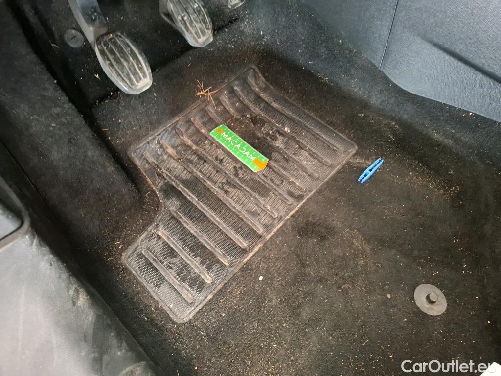  Peugeot  208  Allure Business 1.2 PureTech 100CV BVM6 E6d #18