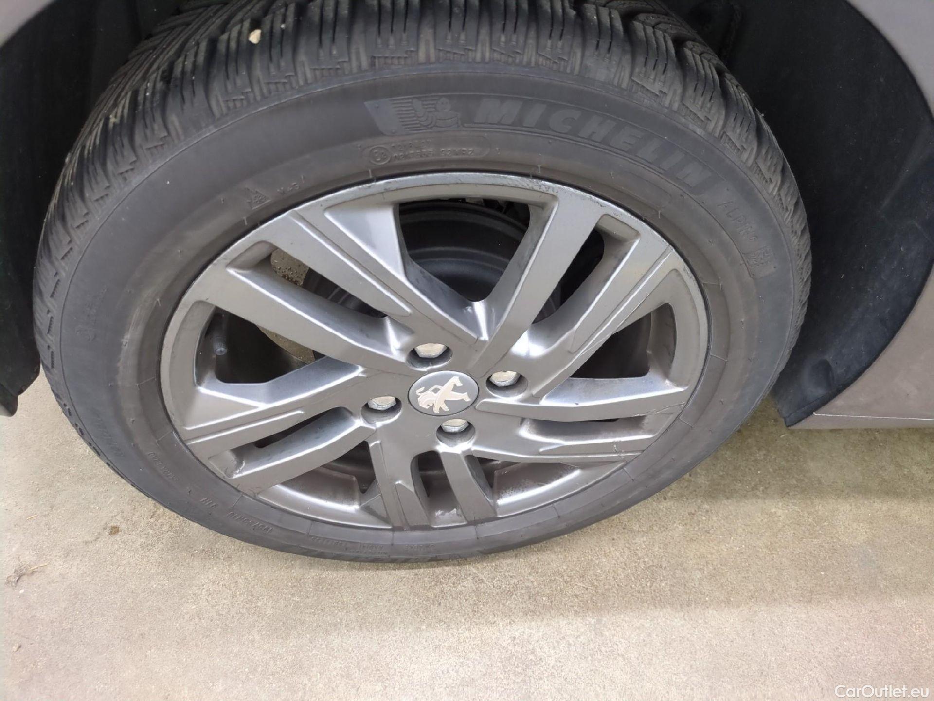  Peugeot  208  Active Business 1.2 PureTech 75CV BVM5 E6d #12