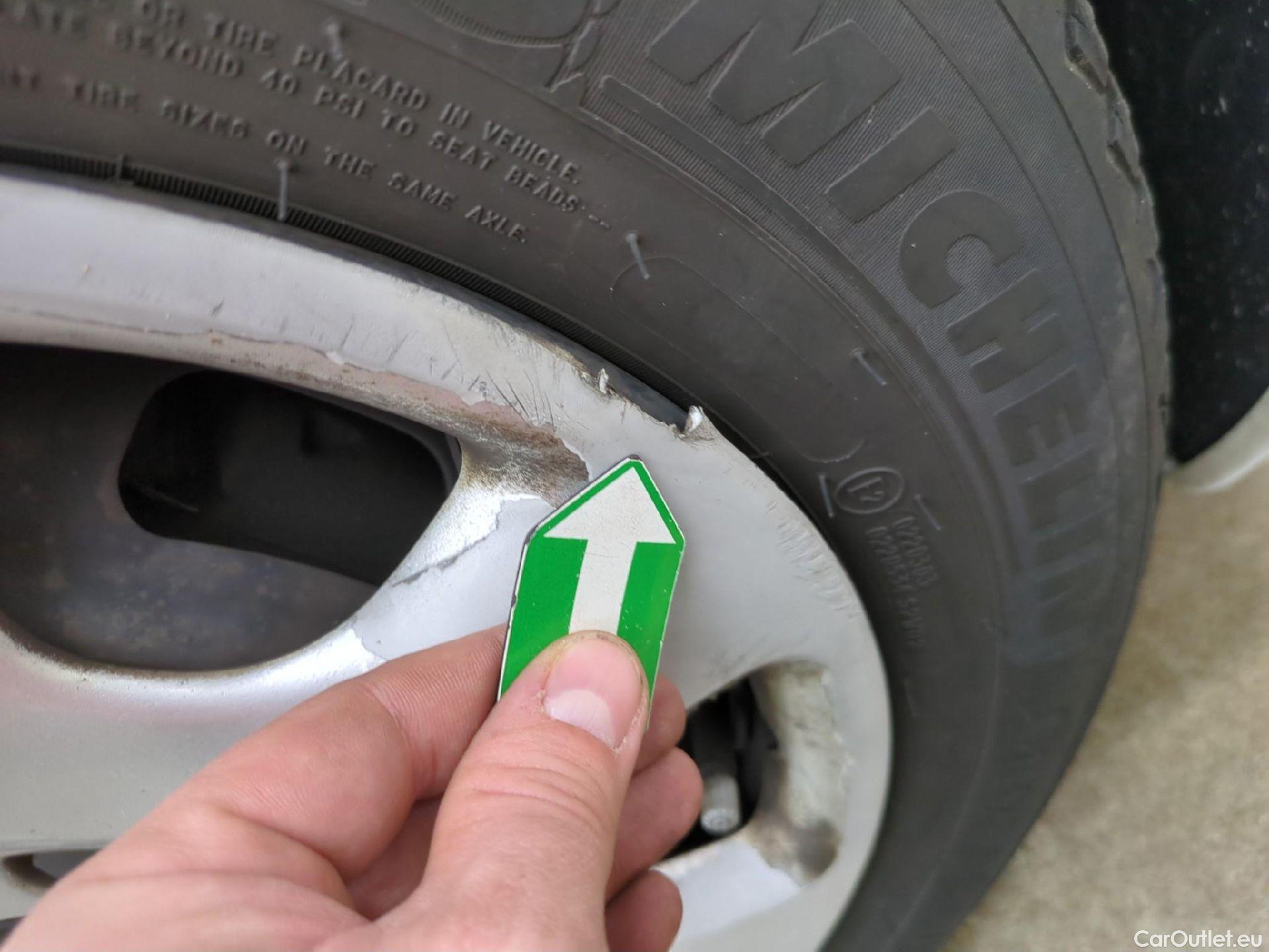  Peugeot  208 PEUGEOT  5p Berline Puretech 82 ¤6.c ACTIVE #5