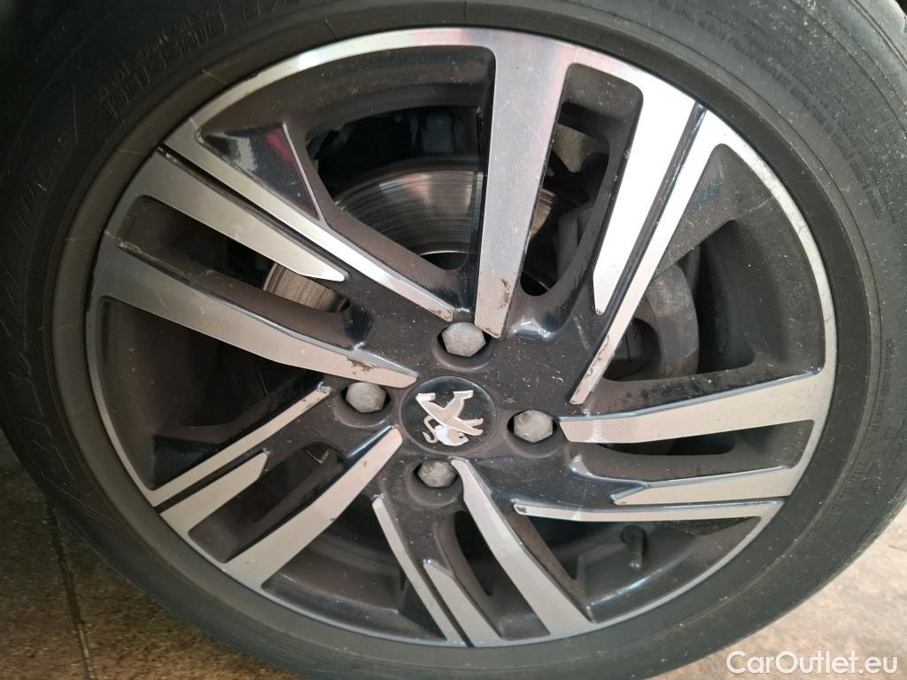  Peugeot  208  Allure Business 1.2 PureTech 100CV BVM6 E6d #46