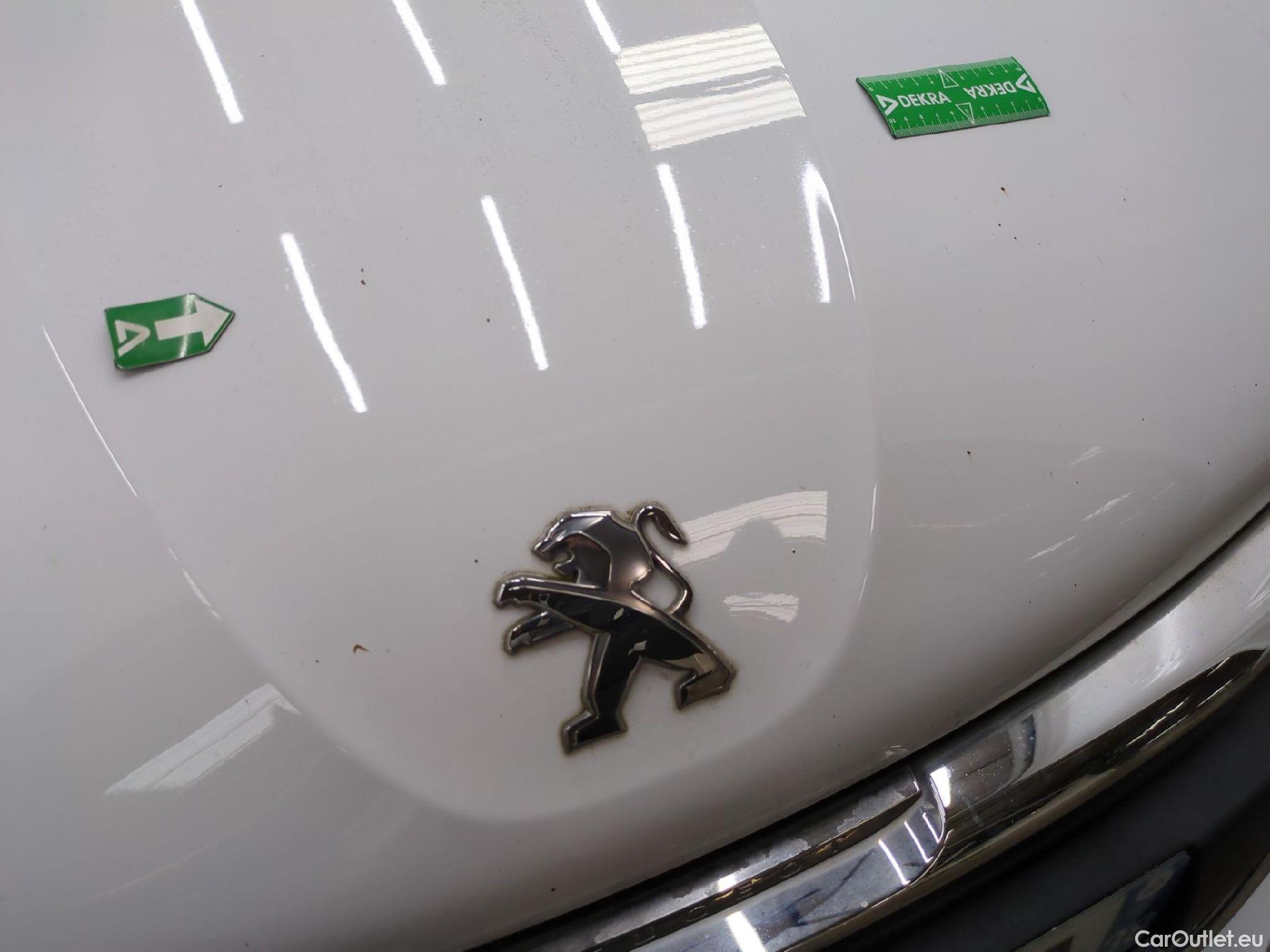  Peugeot  208 PEUGEOT  5p Berline Puretech 82 ¤6.c ACTIVE #19