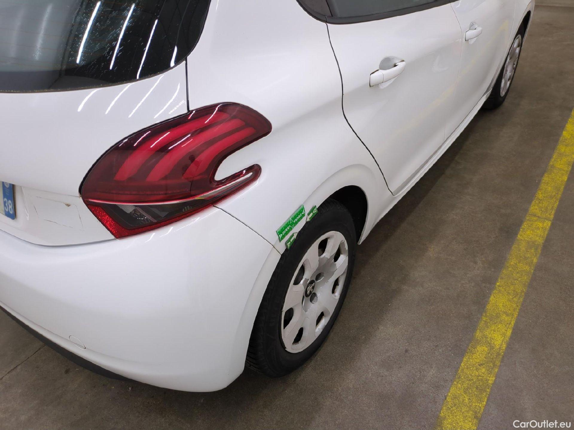  Peugeot  208 PEUGEOT  5p Berline Puretech 82 ¤6.c ACTIVE #13